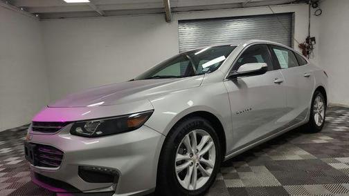 Silver Ice Metallic 2018 Chevrolet Malibu LT