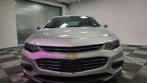 Silver Ice Metallic 2018 Chevrolet Malibu LT