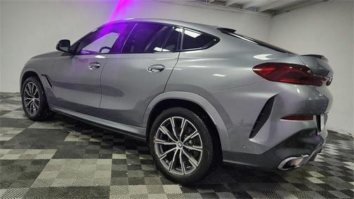 2025 BMW X6 xDrive40i