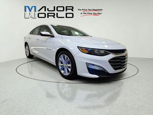 Summit White 2024 Chevrolet Malibu FWD 1LT
