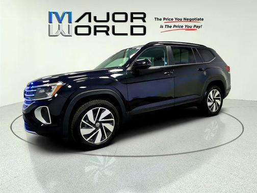 Deep Black Pearl 2024 Volkswagen Atlas 2.0T SE w/Technology