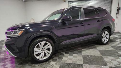 Deep Black 2023 Volkswagen Atlas 3.6L SE w/Technology