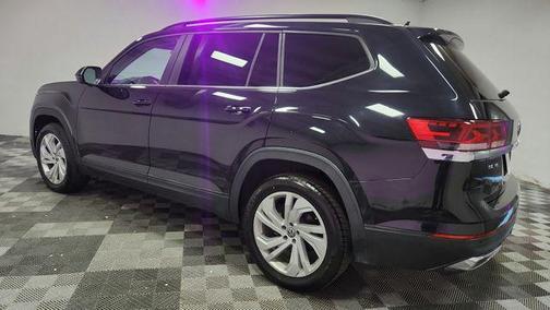 Deep Black 2023 Volkswagen Atlas 3.6L SE w/Technology