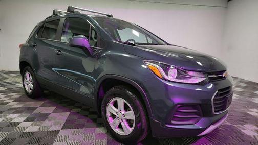 Shadow Gray Metallic 2022 Chevrolet Trax LT