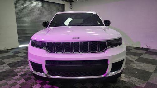 Bright White Clearcoat 2024 Jeep Grand Cherokee L Laredo