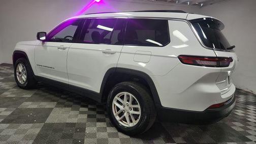 Bright White Clearcoat 2024 Jeep Grand Cherokee L Laredo