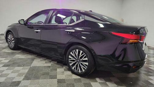 Super Black 2025 Nissan Altima 2.5 SV
