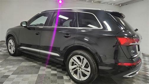 2024 Audi Q7 45 Premium Plus