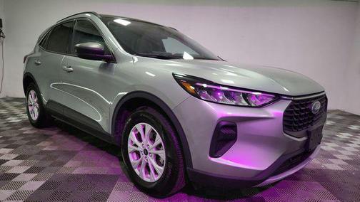 ICONIC SILVER METALLIC 2023 Ford Escape Active