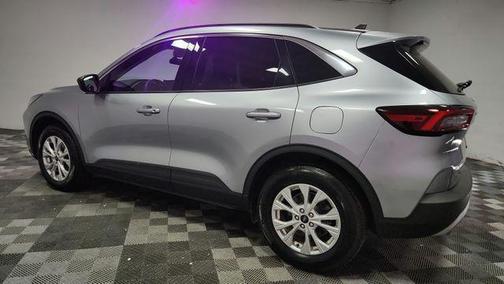 ICONIC SILVER METALLIC 2023 Ford Escape Active