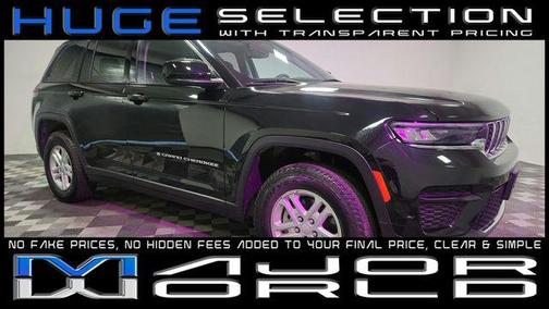 Diamond Black Crystal Pearlcoat 2024 Jeep Grand Cherokee Laredo