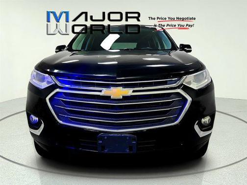 Mosaic Black Metallic 2019 Chevrolet Traverse LT Cloth