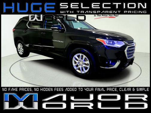 Mosaic Black Metallic 2019 Chevrolet Traverse LT Cloth