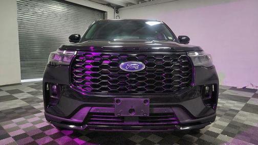 AGATE BLACK METALLIC 2025 Ford Explorer ST-Line