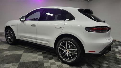 2023 Porsche Macan Base