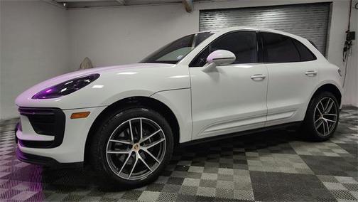 2023 Porsche Macan Base