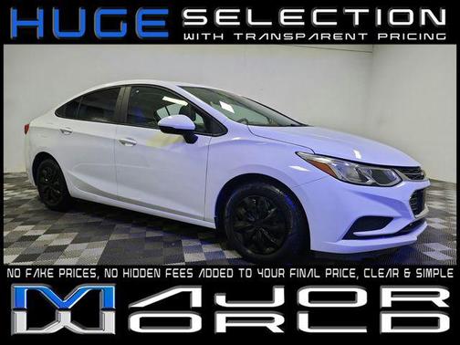 Summit White 2018 Chevrolet Cruze LS