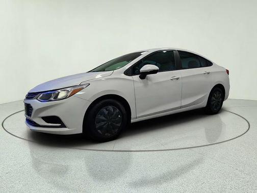 Summit White 2018 Chevrolet Cruze LS