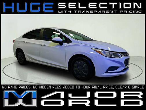 Summit White 2018 Chevrolet Cruze LS