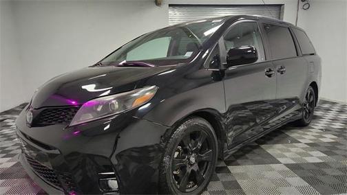2020 Toyota Sienna SE
