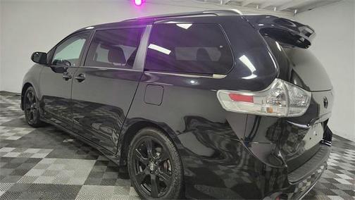 2020 Toyota Sienna SE