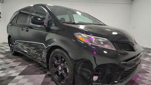 2020 Toyota Sienna SE