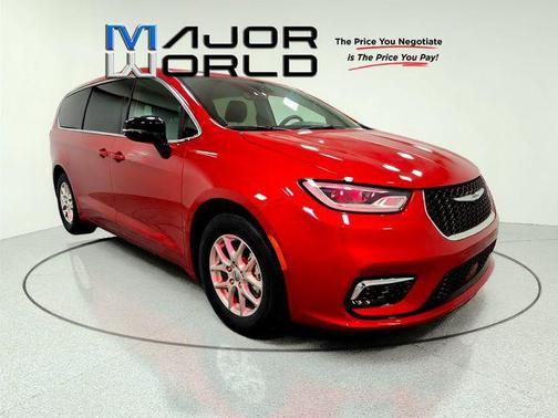 Red Hot Pearlcoat 2025 Chrysler Pacifica L