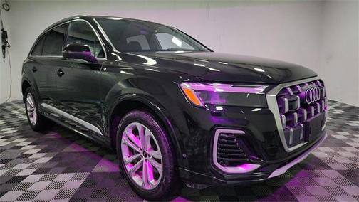 2025 Audi Q7 45 Premium Plus