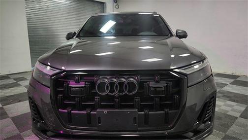 2025 Audi Q7 45 Premium Plus