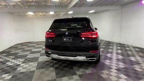 Photo 2 of 25 of 2021 BMW X5 sDrive40i