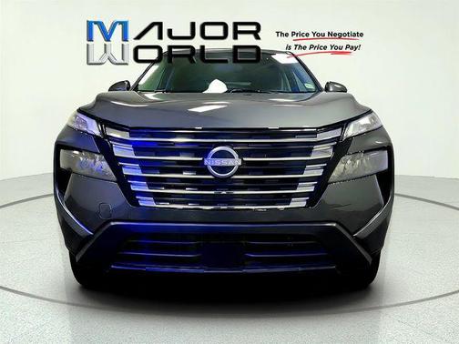 Gun Metallic 2025 Nissan Rogue SV