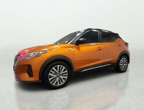 Monarch Orange Metallic/Super Black 2023 Nissan Kicks SR
