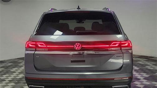2024 Volkswagen Atlas 2.0T SE w/Technology 4MOTION