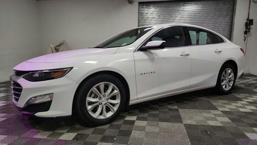 Summit White 2024 Chevrolet Malibu FWD 1LT