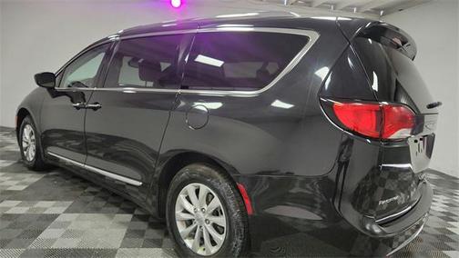 2018 Chrysler Pacifica Touring-L