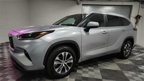 2024 Toyota Highlander XLE