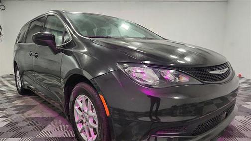 2024 Chrysler Voyager LX