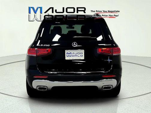 Night Black 2023 Mercedes-Benz GLB 250 4MATIC