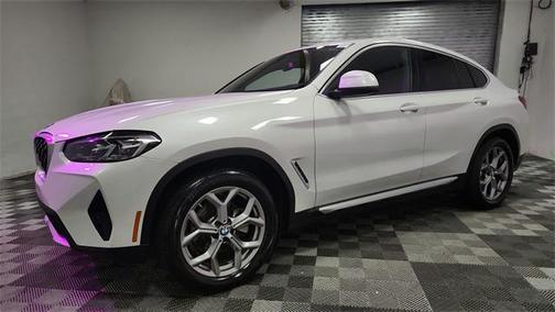 2025 BMW X4 xDrive30i