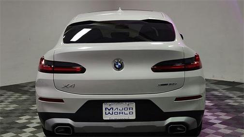 2025 BMW X4 xDrive30i