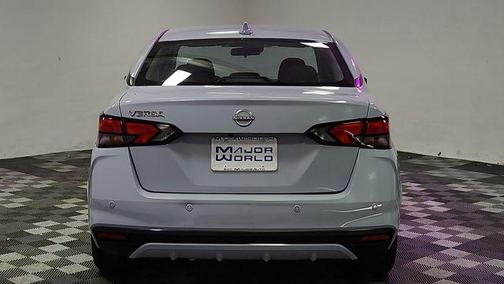 Gray Sky Pearl 2025 Nissan Versa 1.6 SV