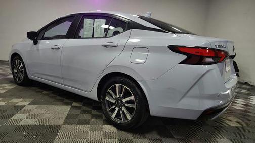 Gray Sky Pearl 2025 Nissan Versa 1.6 SV