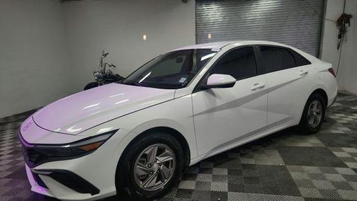 2025 Hyundai ELANTRA SE