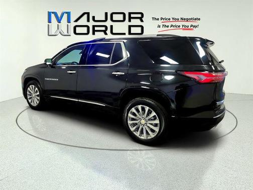 Mosaic Black Metallic 2023 Chevrolet Traverse Premier