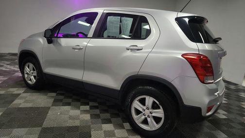 Silver Ice Metallic 2017 Chevrolet Trax LS