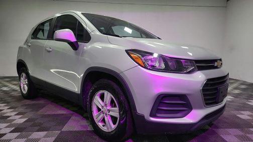 Silver Ice Metallic 2017 Chevrolet Trax LS