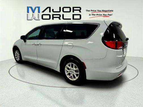 Bright White Clearcoat 2023 Chrysler Voyager LX