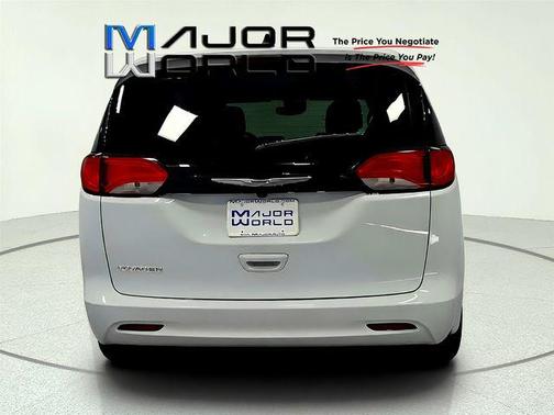 Bright White Clearcoat 2023 Chrysler Voyager LX