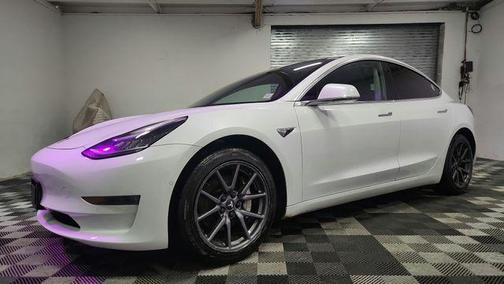 Pearl White Multi-Coat 2019 Tesla Model 3 Long Range