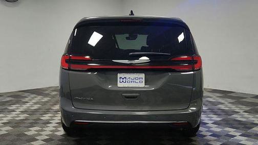 Ceramic Gray Clearcoat 2025 Chrysler Pacifica L